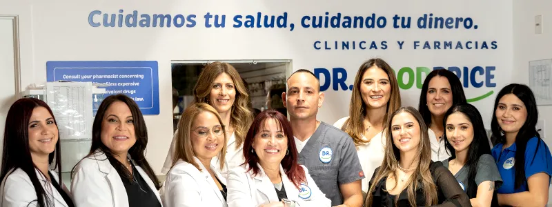 Equipo de profesionales médicos listos para ofrecer servicios médicos accesibles